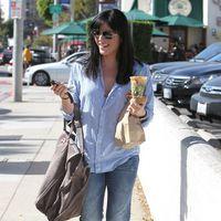 Selma Blair carries a cool drink as she leaves Urth Caffe | Picture 112799